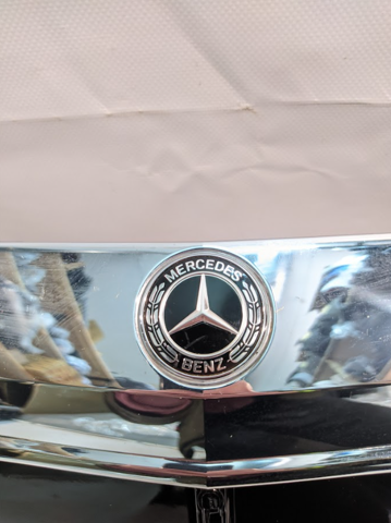 MERCEDES A22288025009040 Решетка радиатора в наличии Ужгород