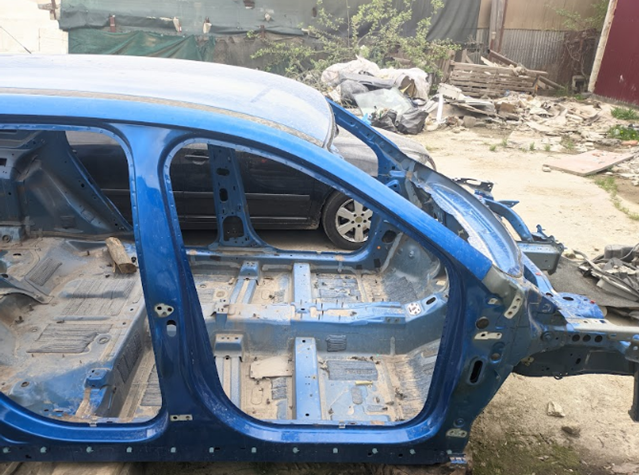 FORD LJ6Z7810128A Порог внешний правый в наличии Киев