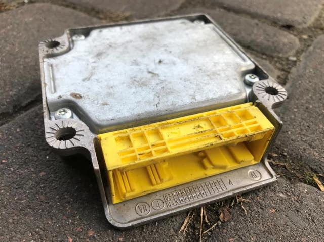 VAG 1T0909605C Модуль-процессор управления подушкой безопасности (ЭБУ AIRBAG) в наличии Полтава