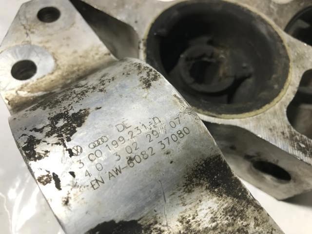 VAG 3C0199231D Сайлентблок переднего рычага в наличии Харьков