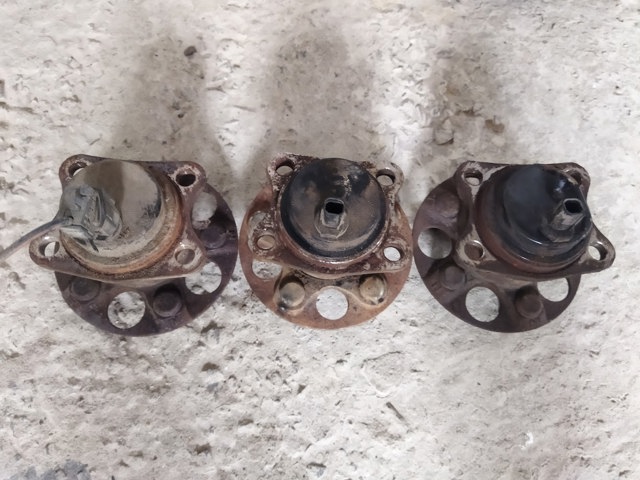 Ступица задняя 4245047040 TOYOTA