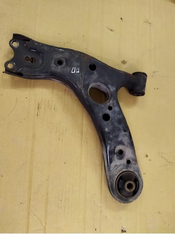 TOYOTA 4806847050 Нижний рычаг в наличии Черновцы