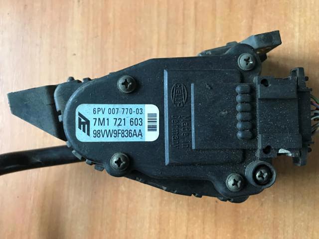 Педаль акселератора 7M1721603 VAG