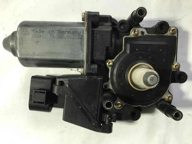 VAG 8D0959802D Мотор стеклоподъемника двери передней правой в наличии Винница