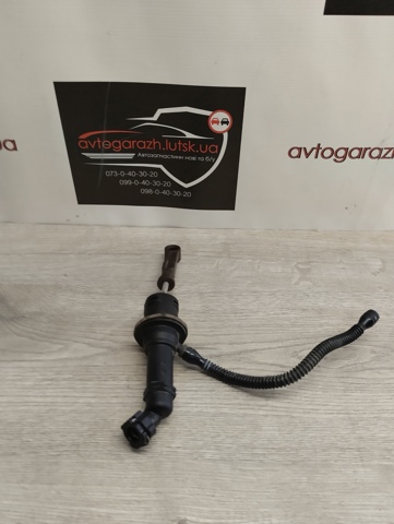 Цилиндр сцепления 306104118R RENAULT