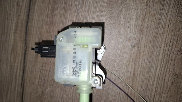 7703005011 TOYOTA Замок открывания лючка бензобака купить в Ирпень