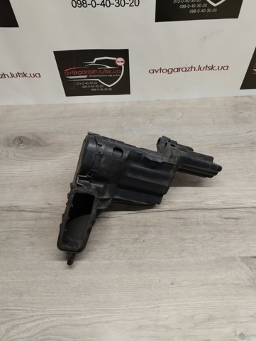 PEUGEOT 9689014180 Резонатор воздушного фильтра в наличии Черновцы