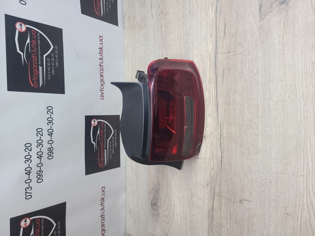 Правый стоп-сигнал 9800916080 PEUGEOT