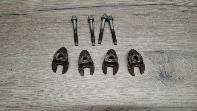 Кронштейн крепления форсунки 9801927080 PEUGEOT