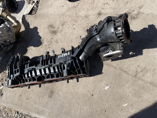 Впускной коллектор 11618513653 BMW