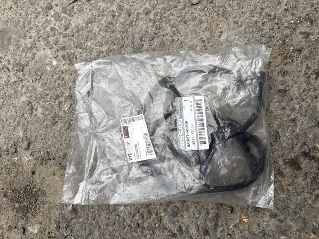 Прокладка клапанной крышки 132703Z000 NISSAN