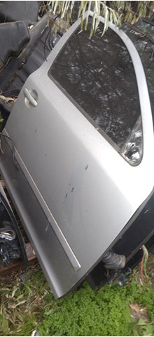 Пассажирская передняя дверь 1Z0831056 VAG