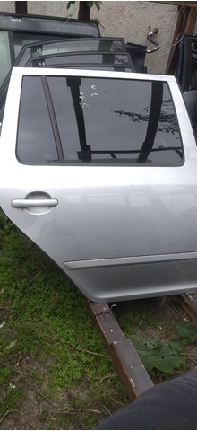 Дверь пассажирская задняя правая 1Z9833056 VAG