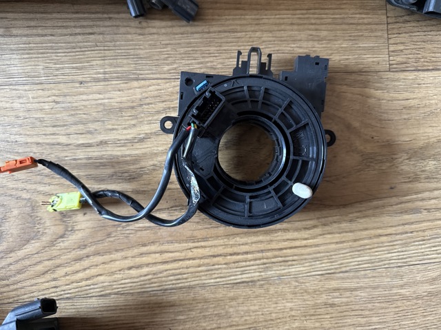 Подрулевое контактное кольцо 255546CA2A NISSAN