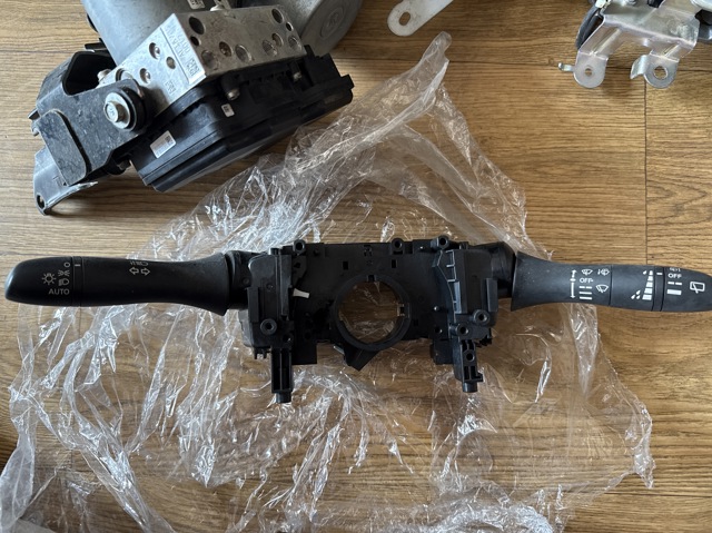 Переключатели подрулевые 255605RL0A NISSAN