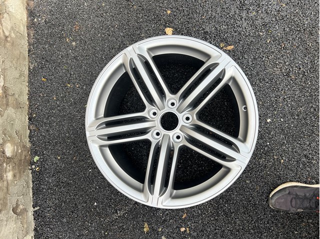 Диски на авто 4L0601025BH VAG