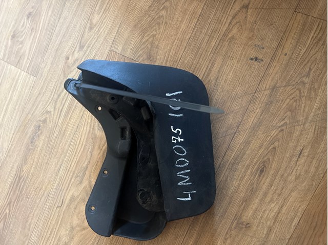 Комплект задних брызговиков 4M0075101 VAG