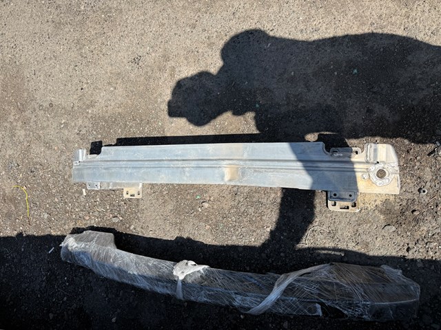 Шина бампера переднего 4M0807109C VAG
