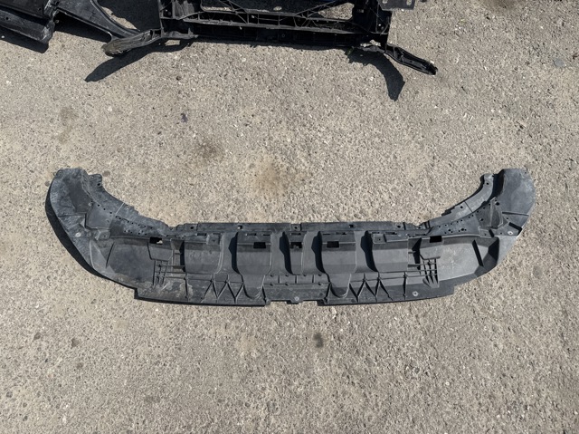 Обвес бампера 4M8807611F VAG