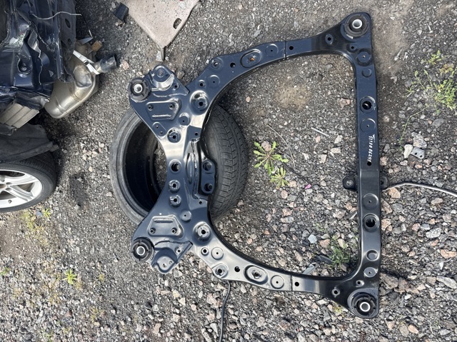 Подрамник передней подвески 5110006240 TOYOTA