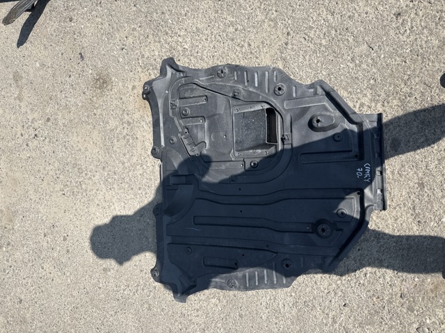 Защита поддона двигателя 5142006010 TOYOTA