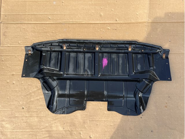 Передняя защита картера 51718402436 BMW
