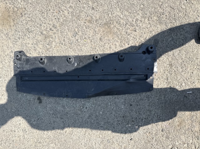 Накладка бампера переднего, центральная 626605RB0A NISSAN