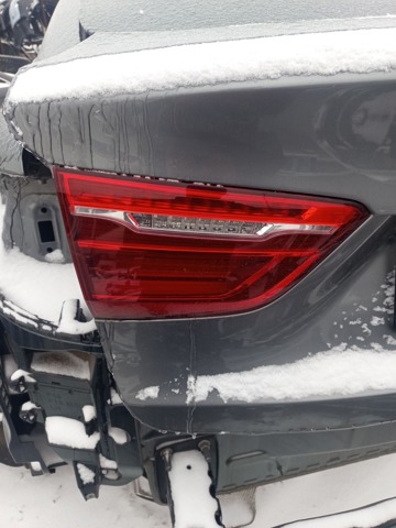 Задний левый внутренний фонарь 63212576427 BMW