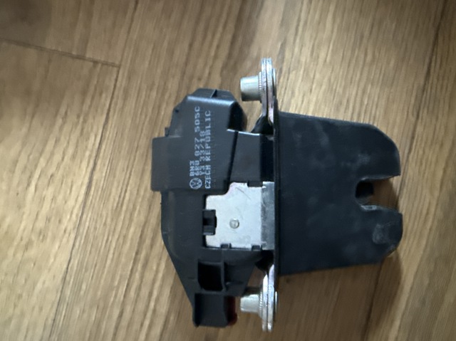 Замок задней двери 6RU827505C VAG
