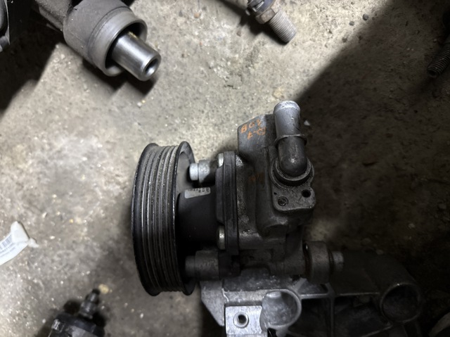 Насос гидроусилителя руля 7L8422154F VAG