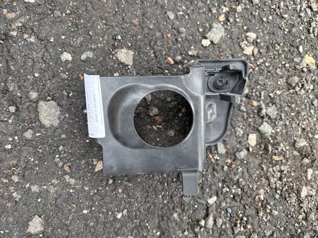 Кронштейн усилителя переднего бампера 7P6807879 VAG