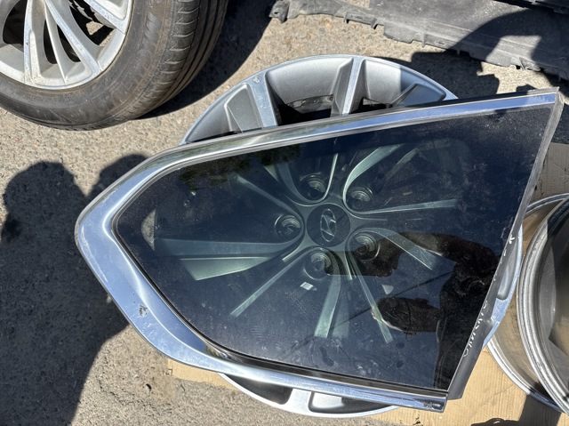 Стекло багажного отсека, правое 87820S1100 HYUNDAI