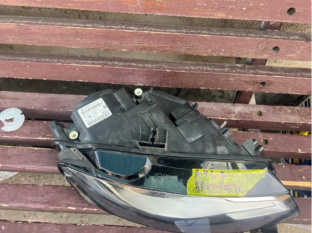 VAG 8K0941004C Фара правая в наличии Винница