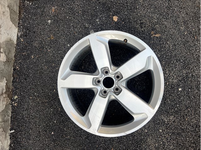 Оригинальные диски 8R0601025BA VAG