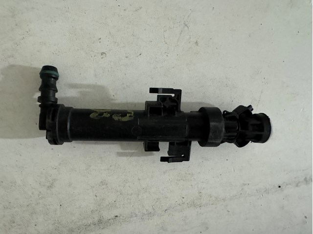 Держатель форсунки омывателя фары 8R0955102A VAG