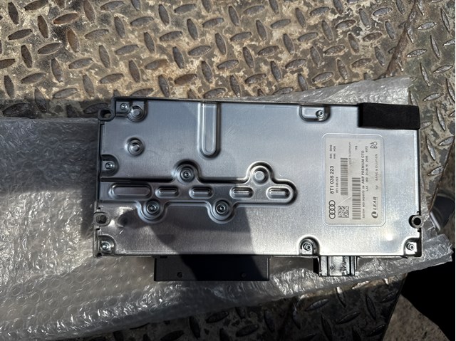 Усилитель сигнала антенны 8T1035223 VAG