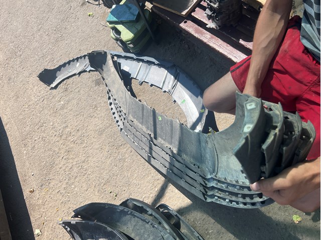 Сплиттер переднего бампера 8U0807061 VAG