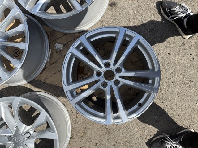 Диски 8V0601025BC VAG