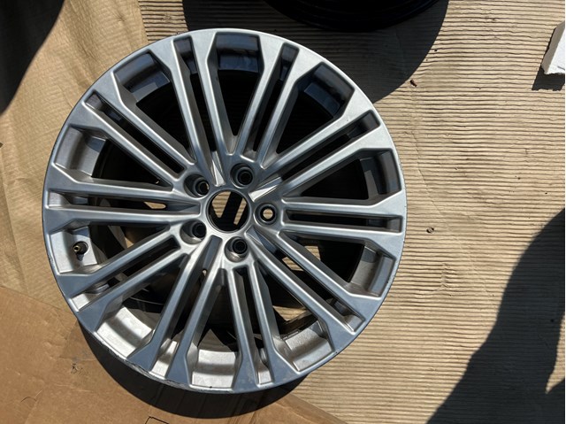 Оригинальные диски 8W0601025EE VAG