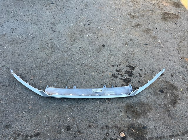 Обвес бампера 8W0807733 VAG