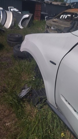 Переднее левое крыло A1648810101 MERCEDES