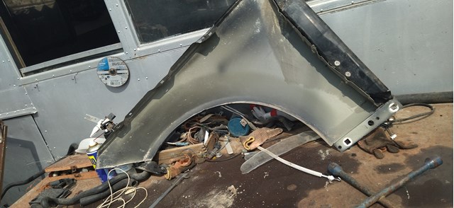 Переднее правое крыло A2048801418 MERCEDES