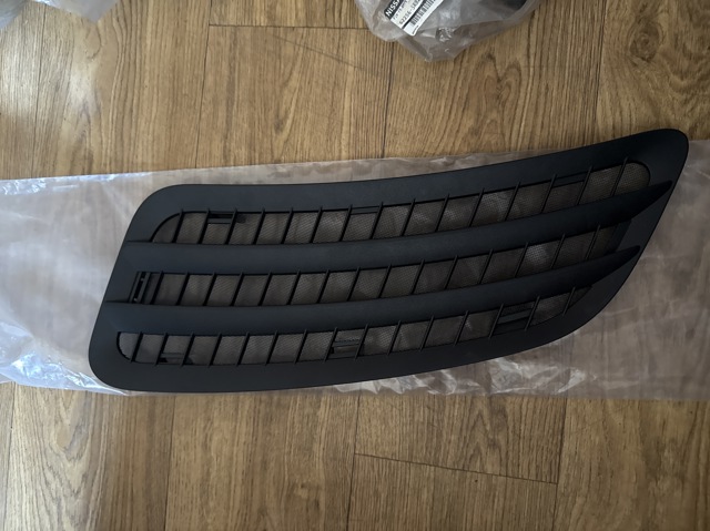 Решетка капота A9108360000 MERCEDES