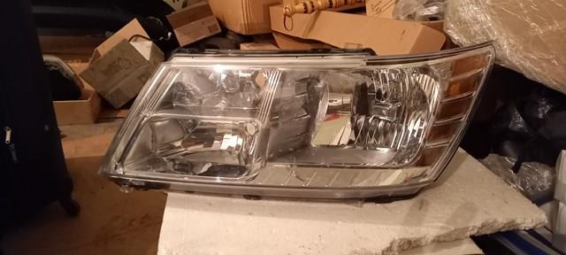 CHRYSLER 5116289AD Левая фара в наличии Чернигов