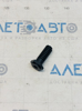 Отбойник капота левый jeep cherokee kl 19-21 низ oem 04783222