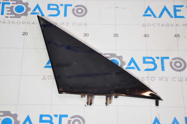 Накладка зеркала треугольник наружняя передняя правая tesla model 3 18- черн, глянец, сломано крпеление 113065600E