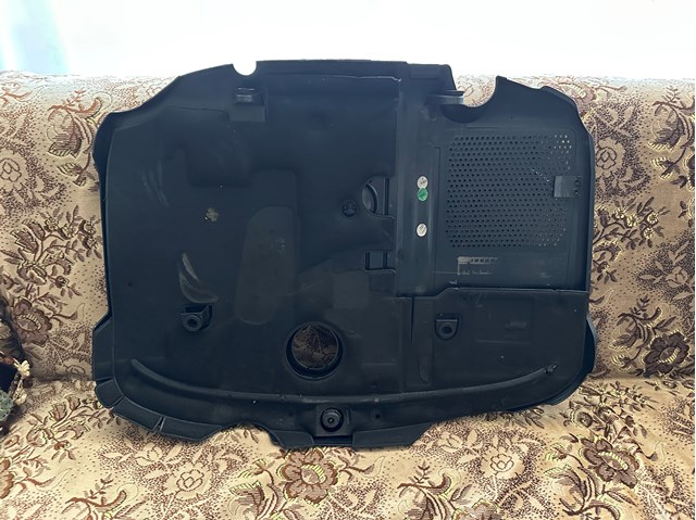 MERCEDES A6510101167 Крышка двигателя в наличии Кривой Рог