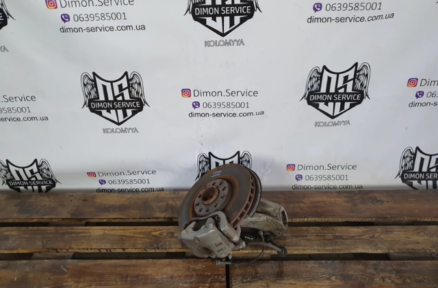 Ступица колеса передняя 68137552AA CHRYSLER