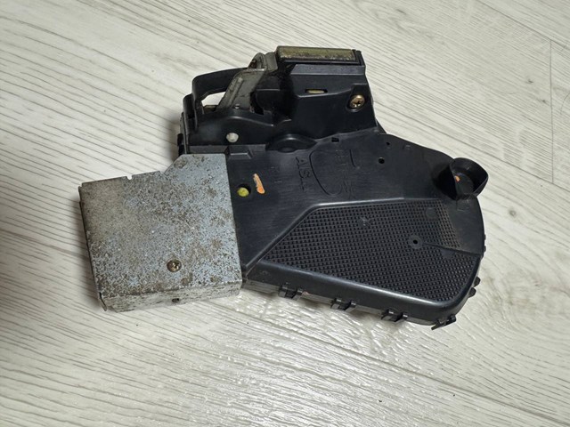 TOYOTA 6911060190 Замок багажника в наличии Киев