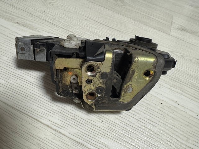 TOYOTA 6911060190 Замок багажника в наличии Чернигов